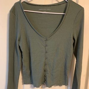 American Eagle Lobg sleeve
